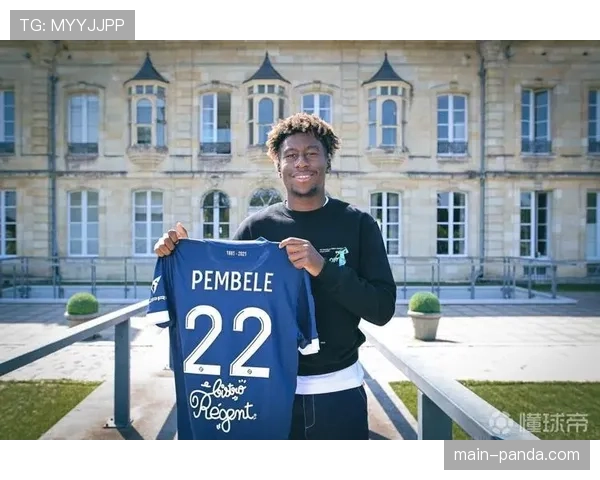 波尔多宣布与19岁青训小将签下首份职业合同